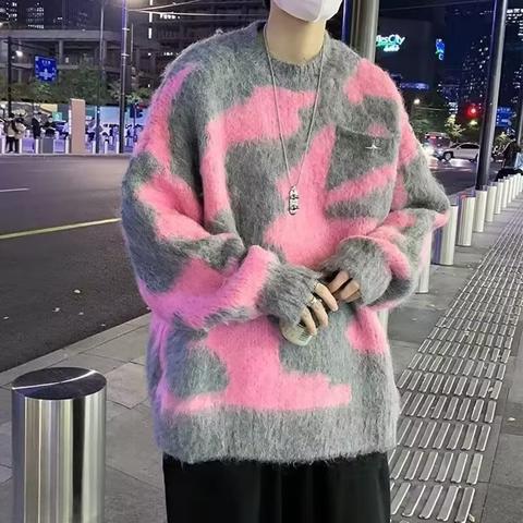 ストリートファッション モダンアート風ふわもこニット