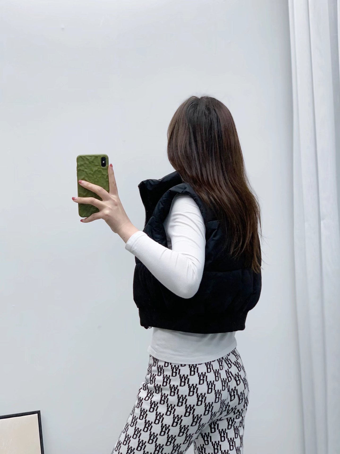 ストリートファッション ふわもこ中綿入りノースリーブショート丈羽織りベスト