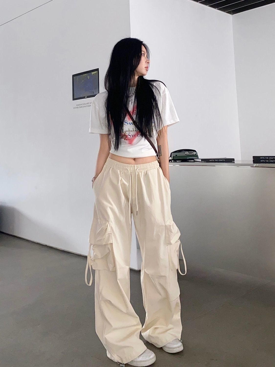ストリートファッション ゆったりワイドカーゴパンツ
