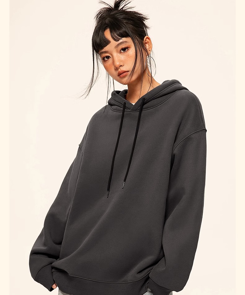 ストリートファッション ゆったりシルエット 定番パーカー