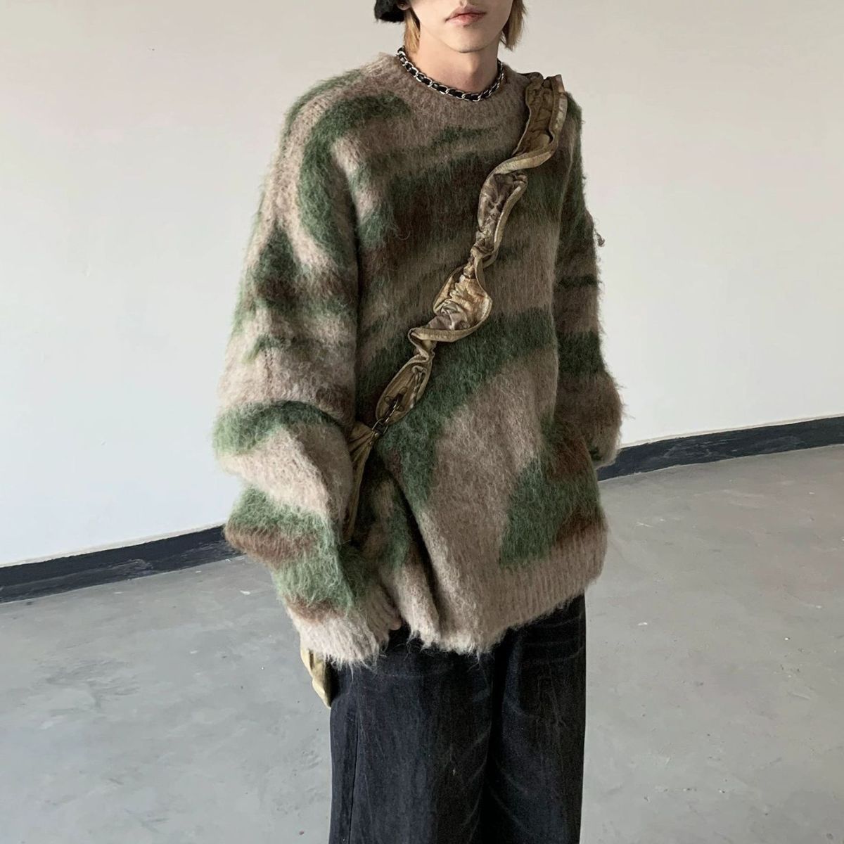 ストリートファッション ぼかし模様モヘアオーバーニット