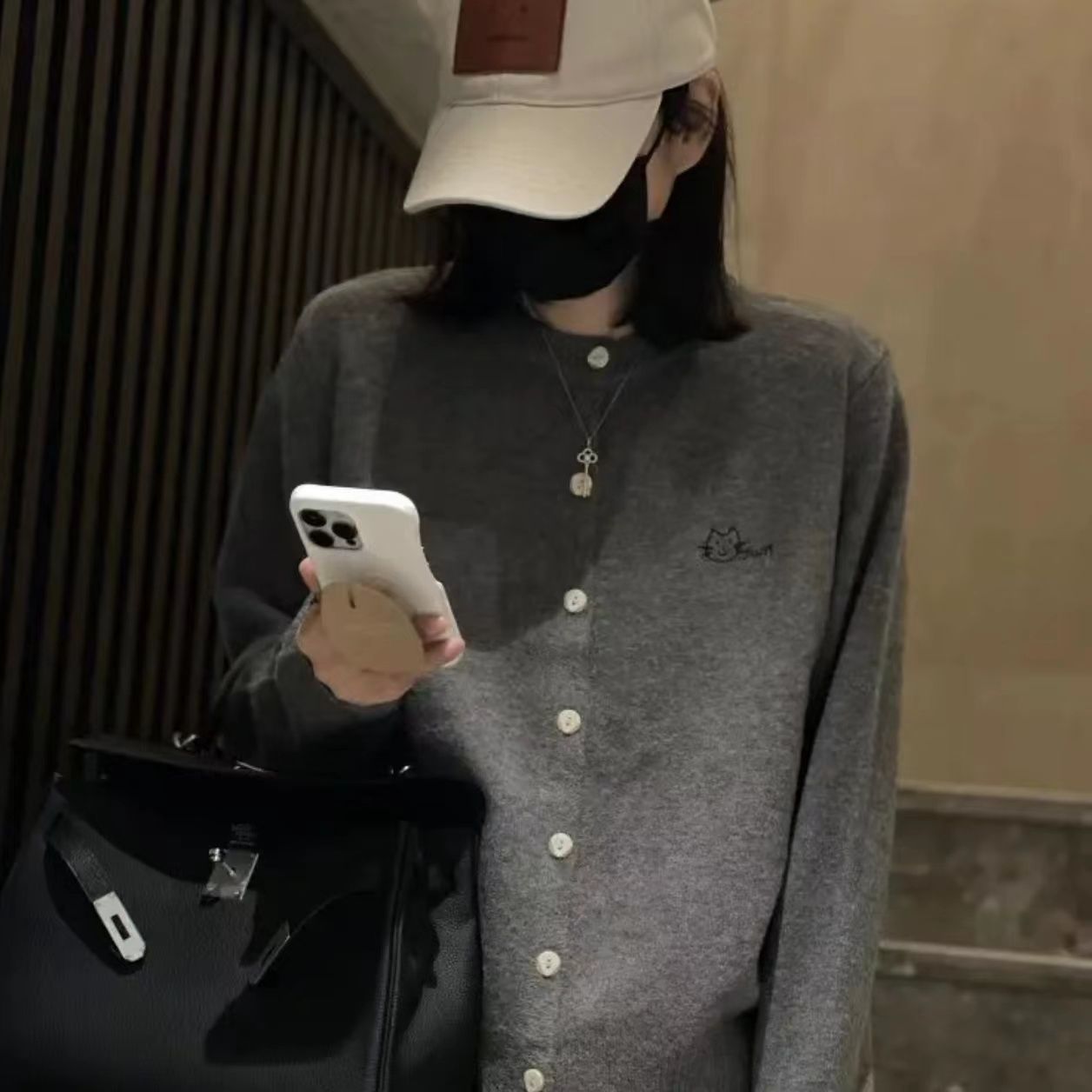 https://fulmo-img-server.com/streety/d111cec8-b335-4aed-a34d-edf63fd1c797.jpg