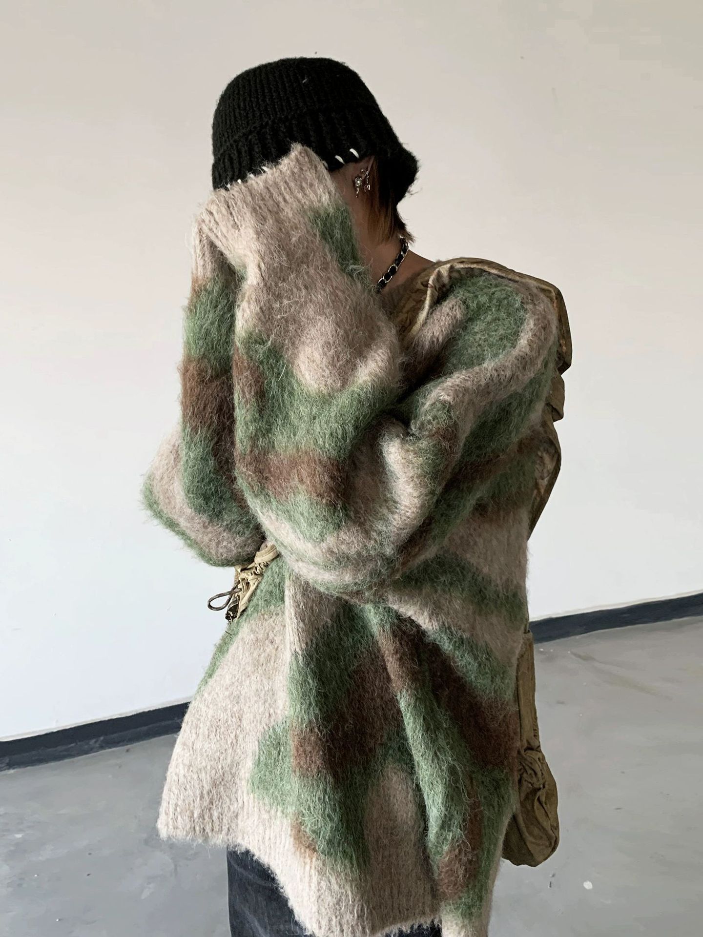 ストリートファッション ぼかし模様モヘアオーバーニット