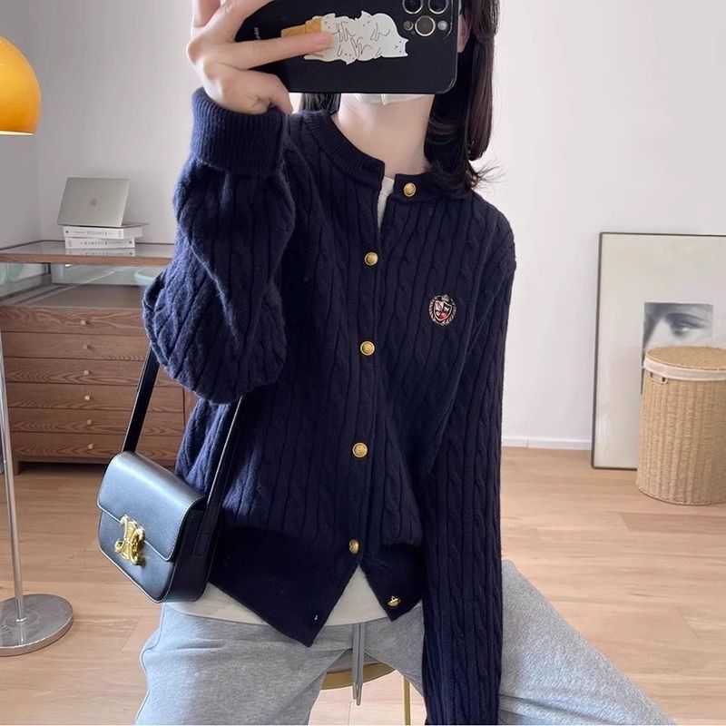 https://fulmo-img-server.com/streety/f7acb970-56c6-4172-b83f-f3f4b9f8ea33.jpg