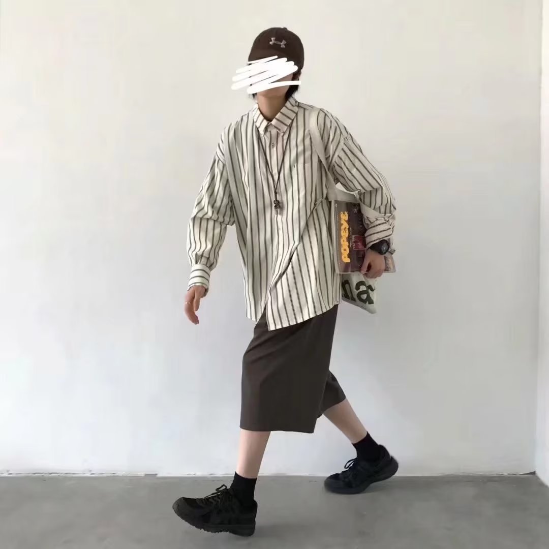 ストライプシャツ ゆったりシルエット縦線シャツ