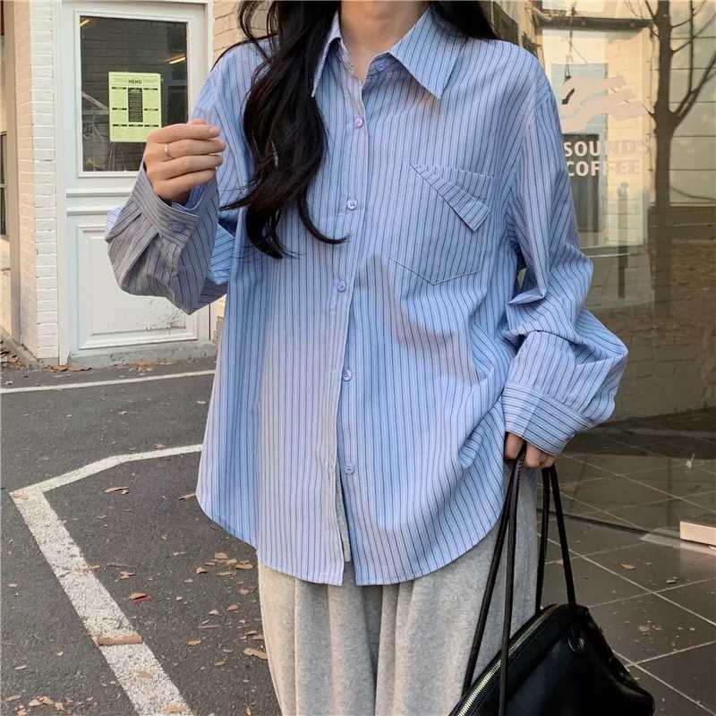 寒い季節も安心！ストライプシャツ×タートルで作る重ね着コーデおすすめアイテム5選