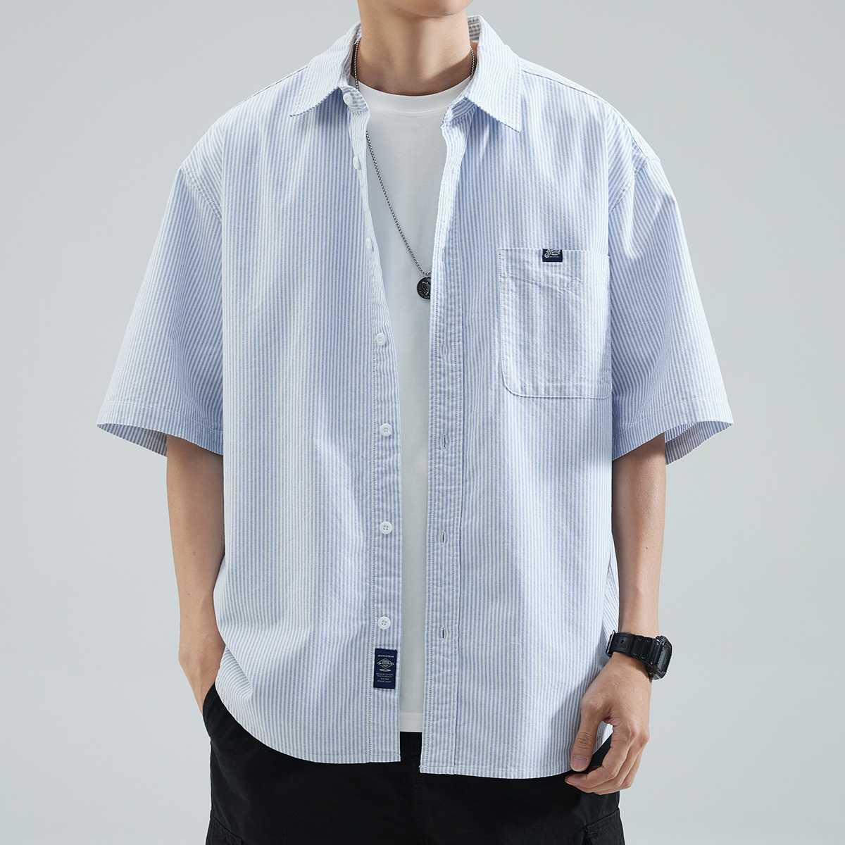夏の爽やかさを演出！おしゃれなメンズ半袖ストライプシャツで印象アップが叶う5選