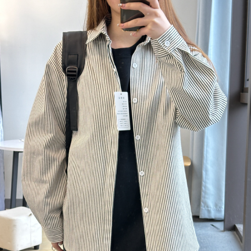 ストライプシャツ ゆったりシルエット縦縞シャツ