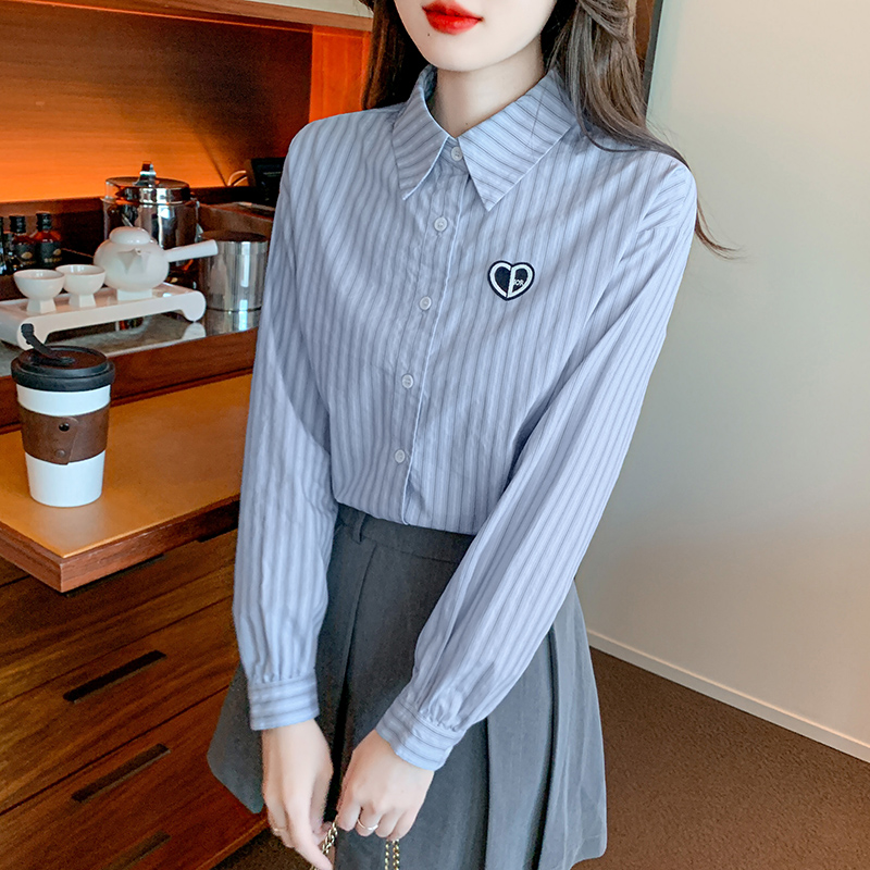 ストライプ シャツ ハート刺繍入りストライプシャツ