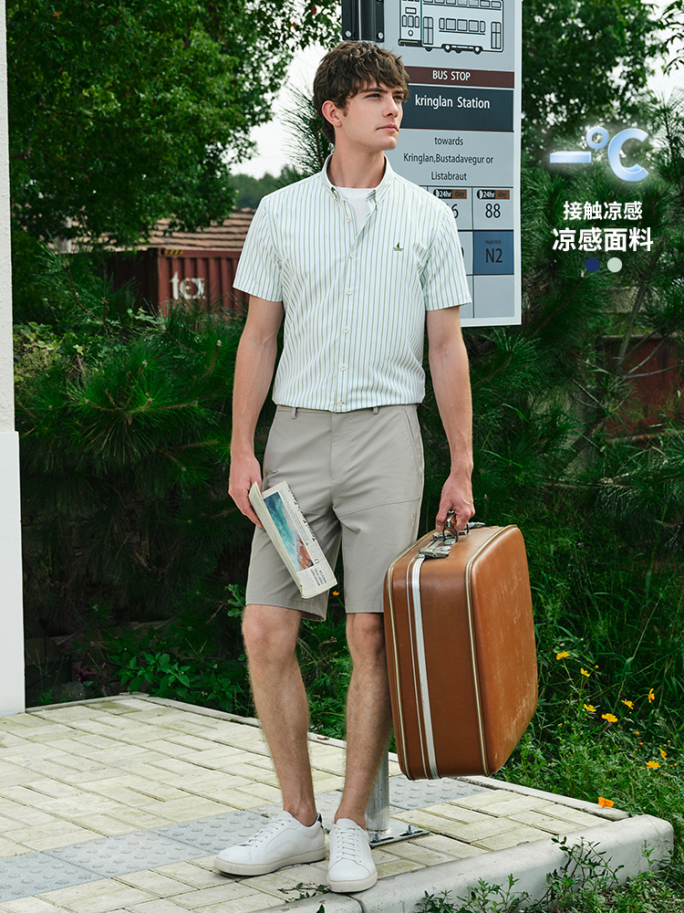 ストライプシャツ 夏旅の半袖ストライプシャツ