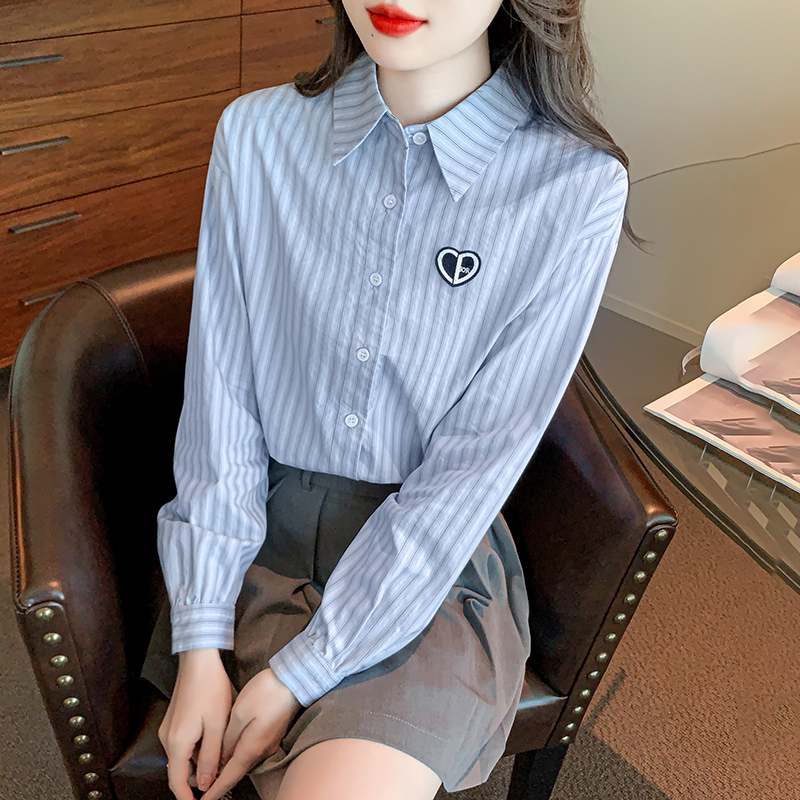 ストライプ シャツ ハート刺繍入りストライプシャツ