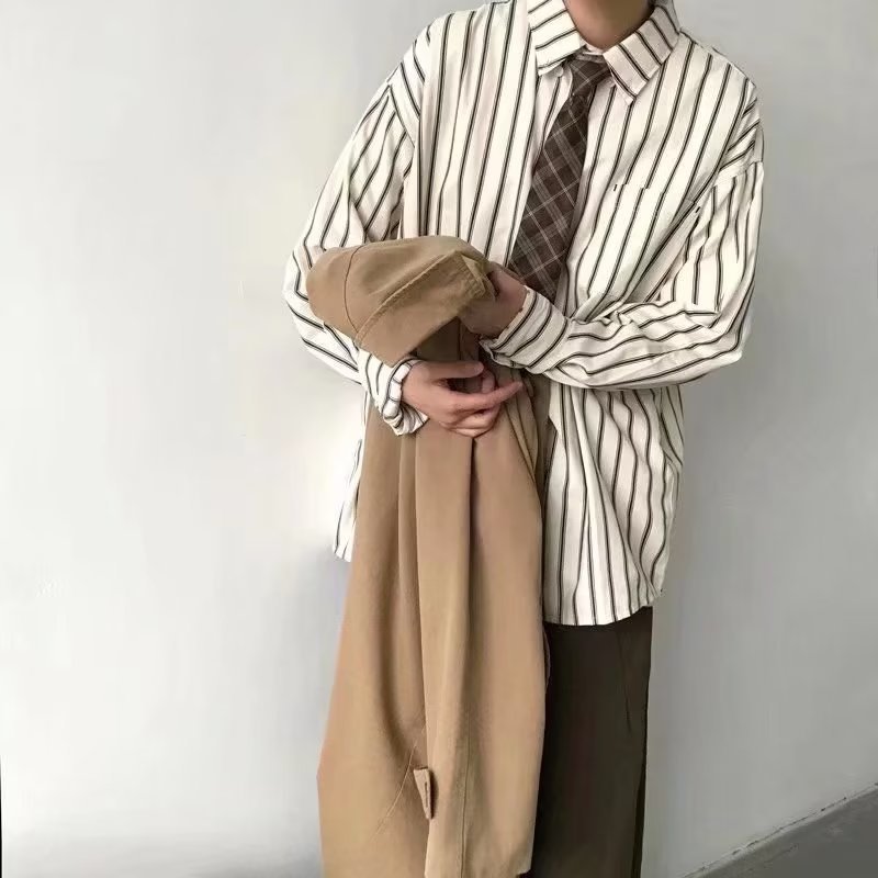 ストライプシャツ ゆったりシルエット縦線シャツ