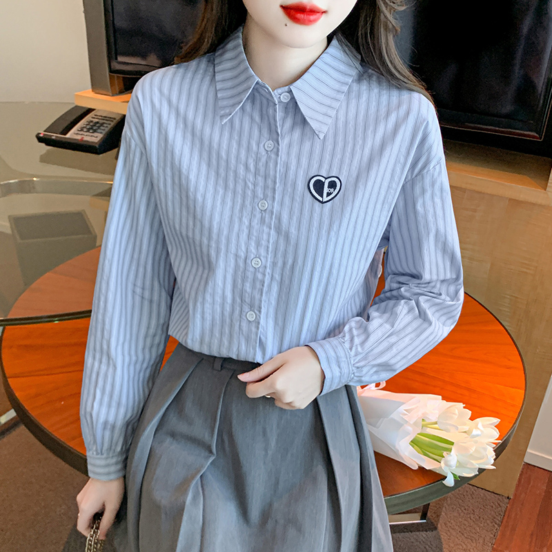 ストライプ シャツ ハート刺繍入りストライプシャツ