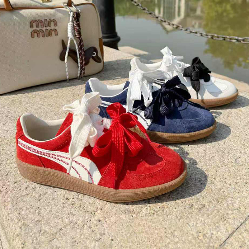 スエード靴 リボンレース付きカジュアルスニーカー