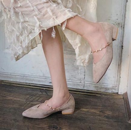 スエード調パンプス金属飾りストラップ付きレディース靴