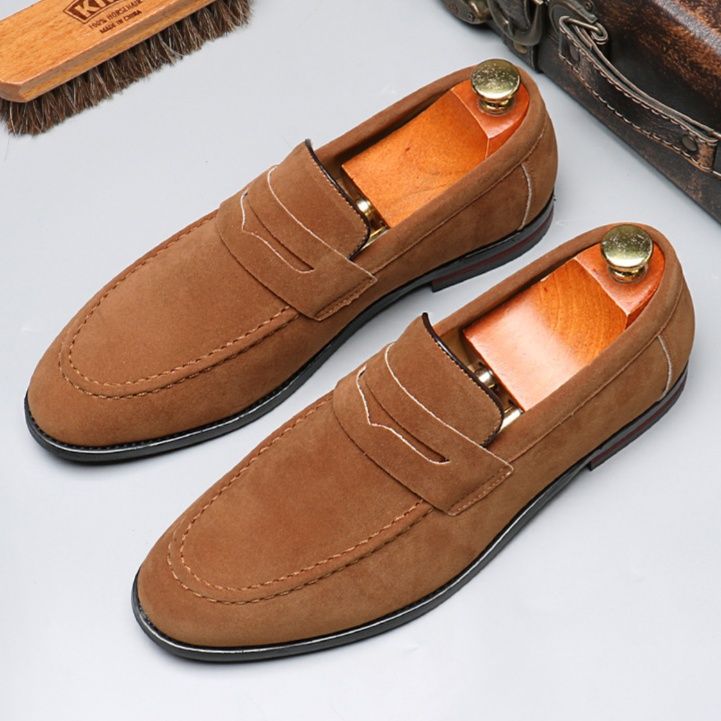 スエード靴 上質な起毛素材を使用した紳士用スリッポン