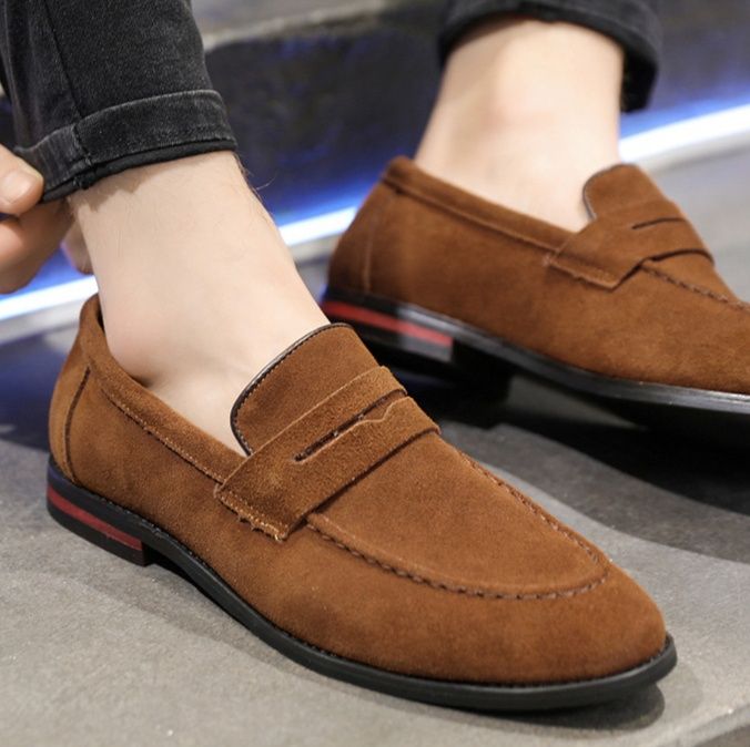 スエード靴 上質な起毛素材を使用した紳士用スリッポン