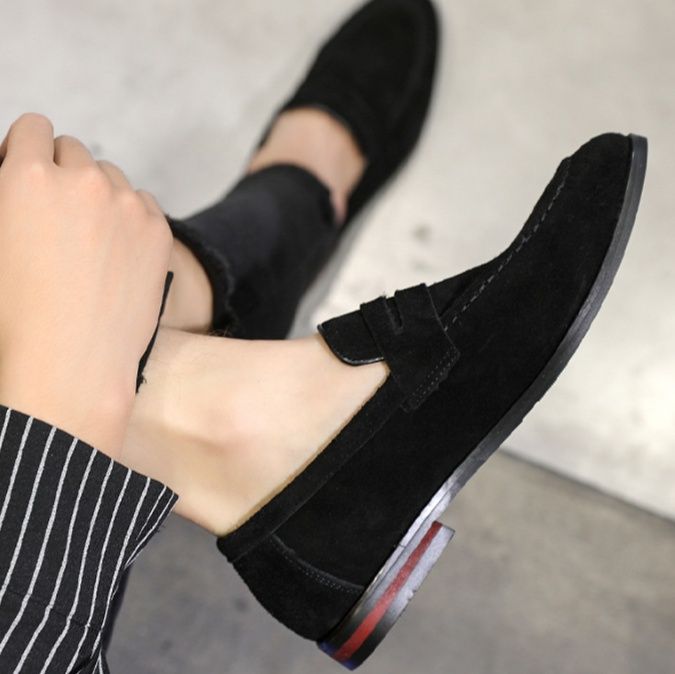 スエード靴 上質な起毛素材を使用した紳士用スリッポン