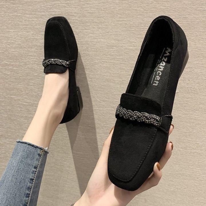 スエード靴 チェーンモチーフ装飾スエード靴ローファー