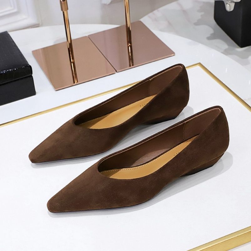 スエード靴 上品な尖がり爪先スエード素材フラットパンプス