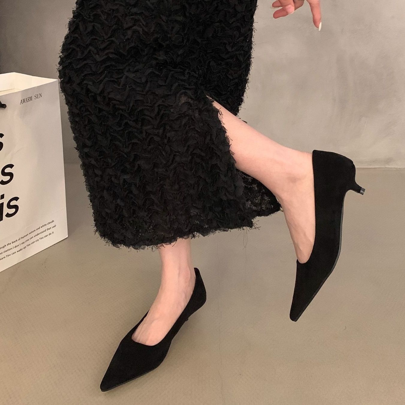 スエード靴 上品な尖頭デザイン低ヒールスエード素材パンプス