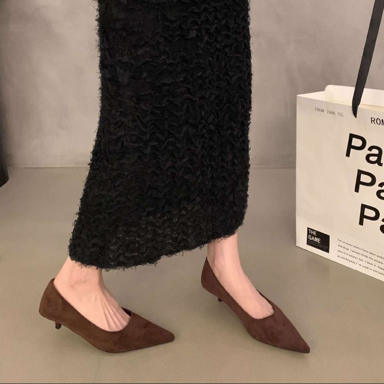 スエード靴 上品な尖頭デザイン低ヒールスエード素材パンプス