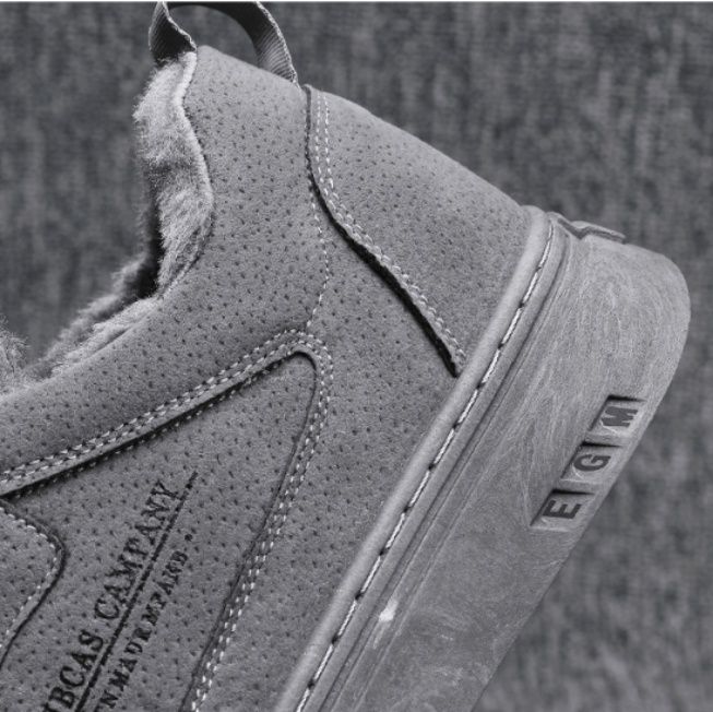 スエード靴 裏ボア仕様の厚底スエード靴スニーカー