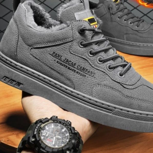 スエード靴 裏ボア仕様の厚底スエード靴スニーカー