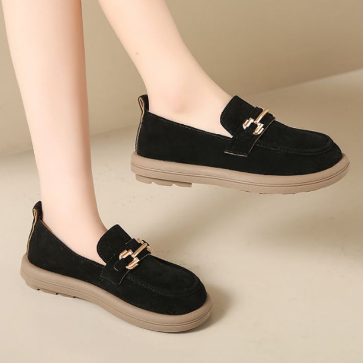 スエード靴 レディース金具付きスエード素材ローファーパンプス