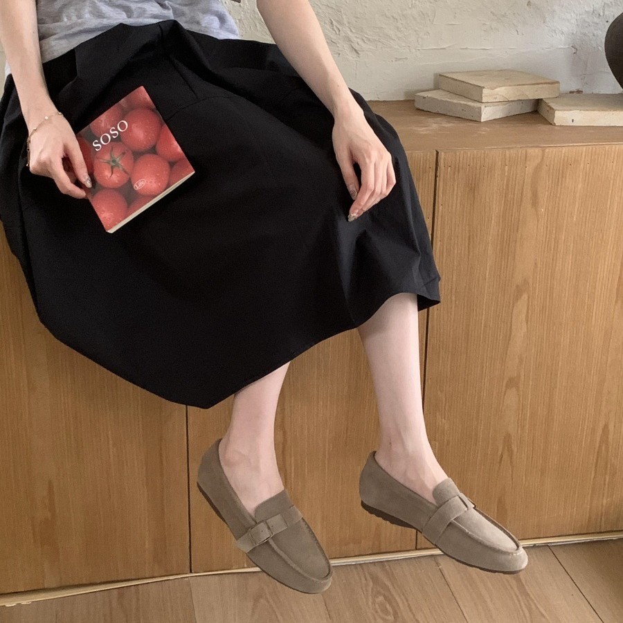 スエード靴 上質ベルト付き柔らか履きモカシン