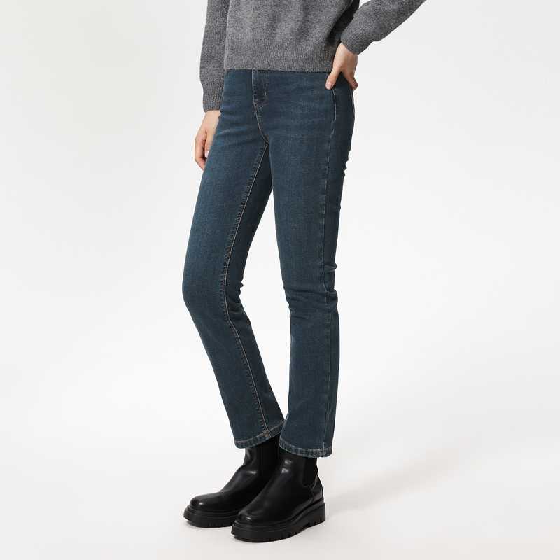 暖かさと美脚を両立!冬のスキニーパンツで作る大人の上品コーデ5選