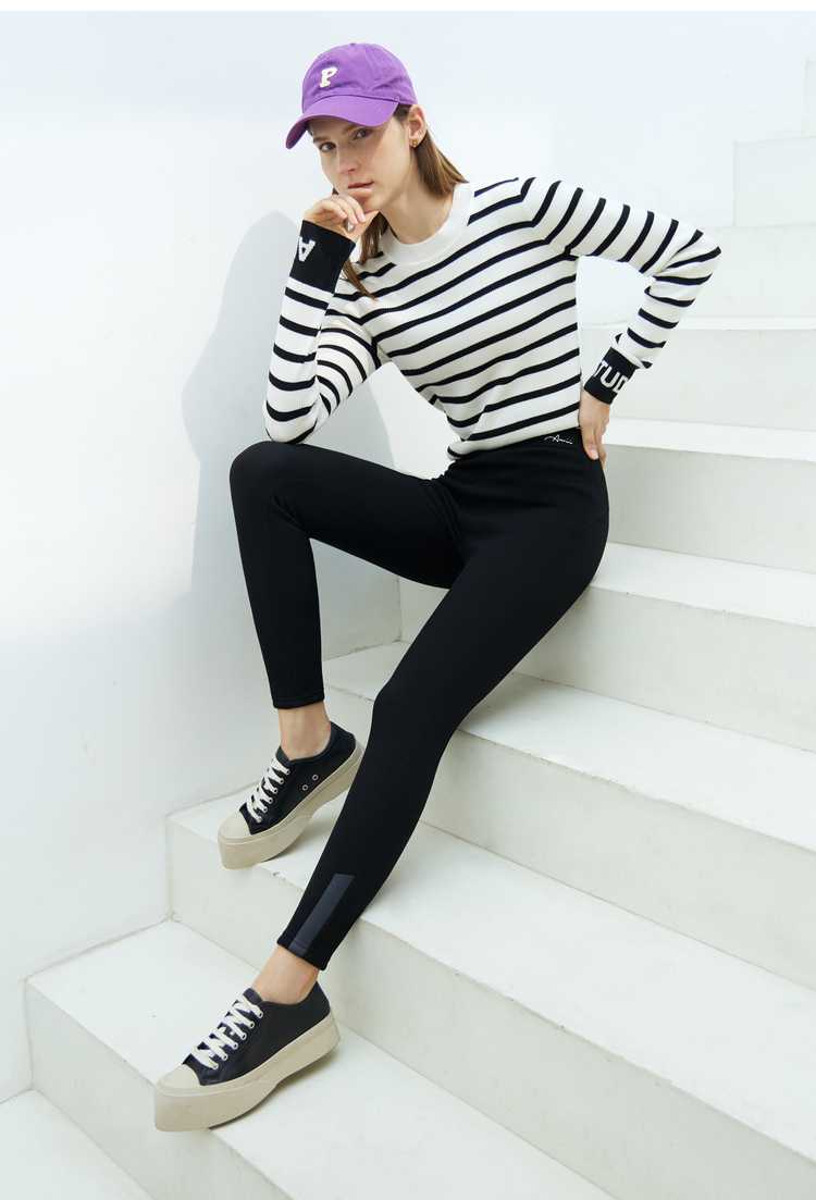 人気の黒スキニー！細身パンツで魅せるレディースコーデ5選