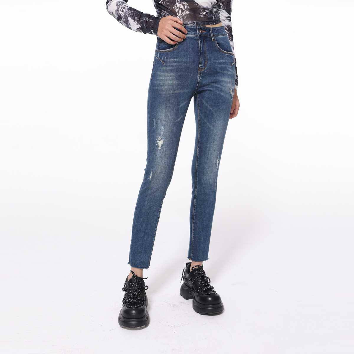 ハイウエストダメージスキニーで叶えるおしゃれスタイル5選