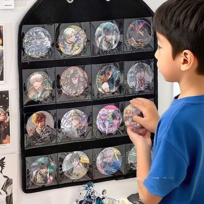 グッズ収納 壁掛け式　缶バッジ収納　ボード十六格子タイプ