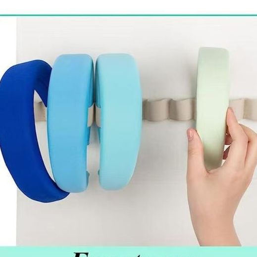 グッズ収納 壁掛け式　カチューシャ収納 三段式ボード