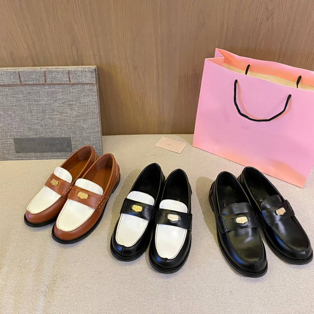 スーツスニーカー クラシック金具付きバイカラーローファー