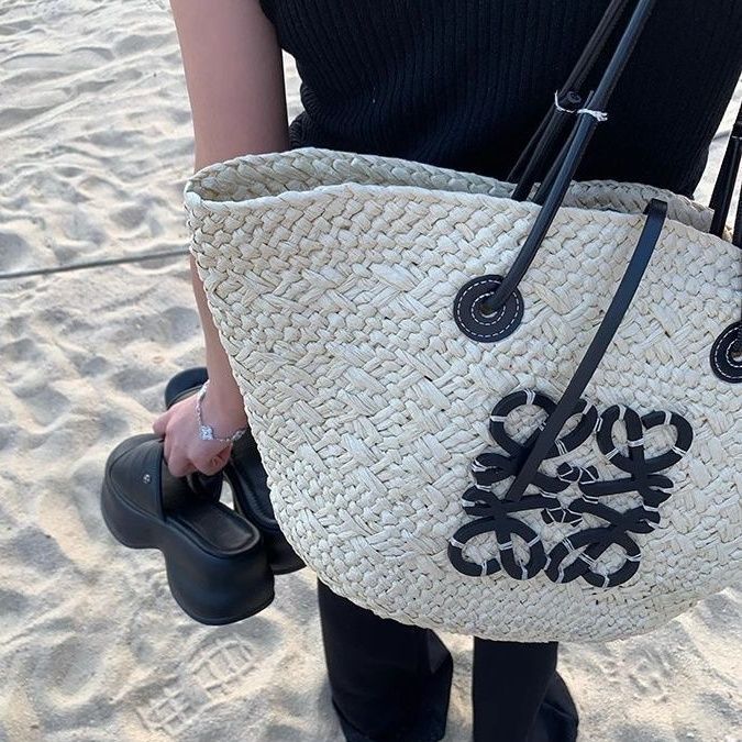 ハワイアン雑貨・ハワイ服・ハワイバッグ かご編みトートバッグ 花柄刺繍レザーハンドル
