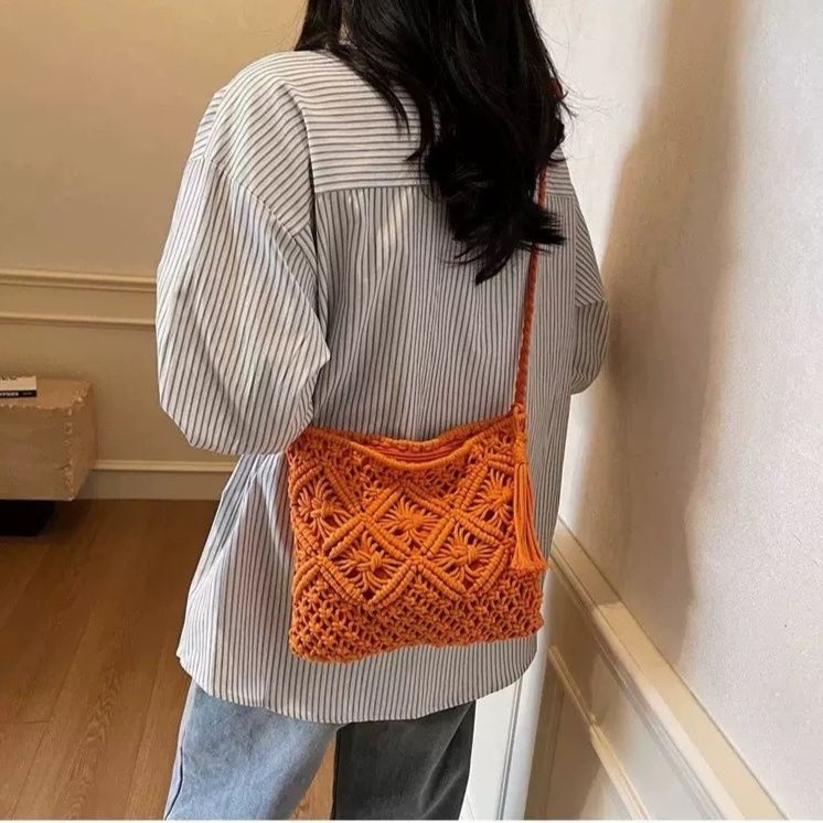 ハワイアン雑貨・ハワイ服・ハワイバッグ 手編み透かし編みタッセル付きショルダーバッグ