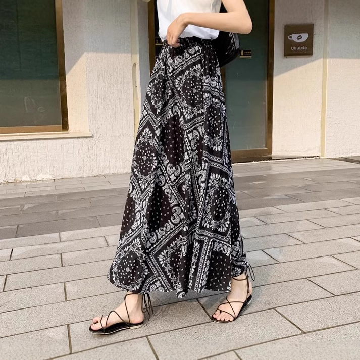 ハワイアン雑貨・ハワイ服・ハワイバッグ ペイズリー柄ロングフレアハワイアンスカート