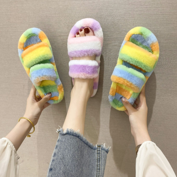 ふわふわ毛皮のカラフル模様スリッパ