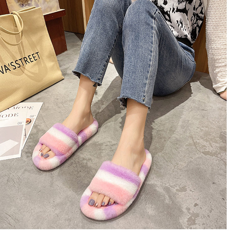 ふわふわ毛皮のカラフル模様スリッパ