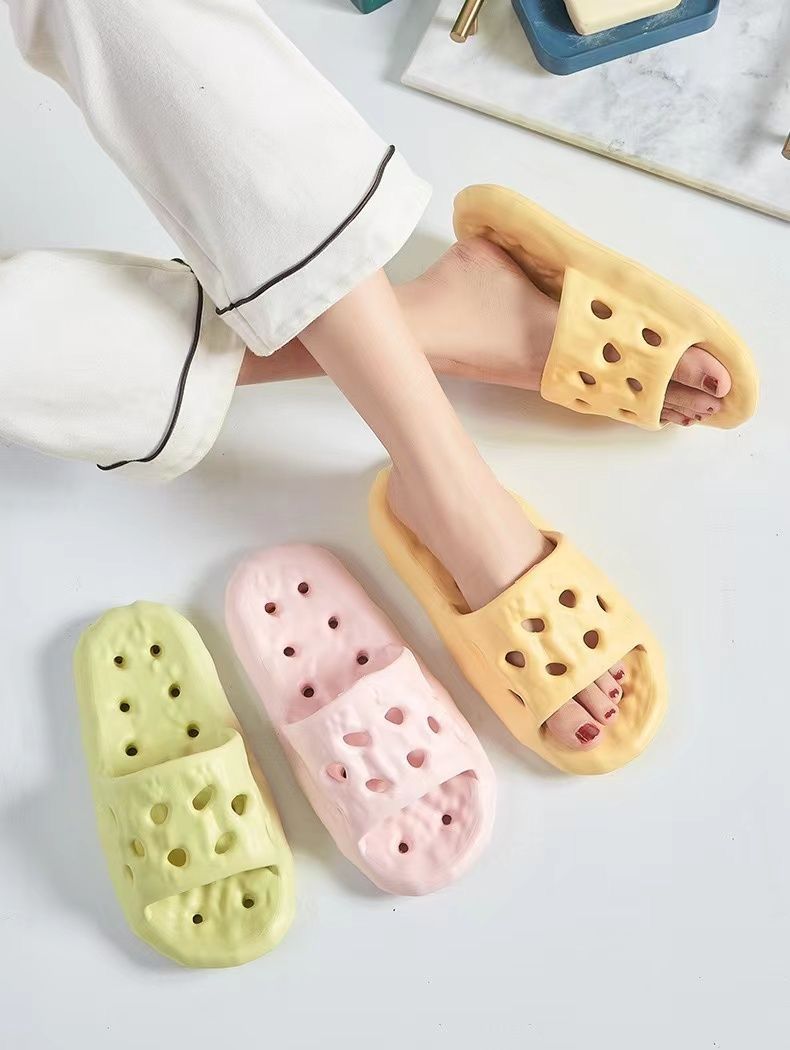 穴あきデザイン速乾軽量厚底スリッパ