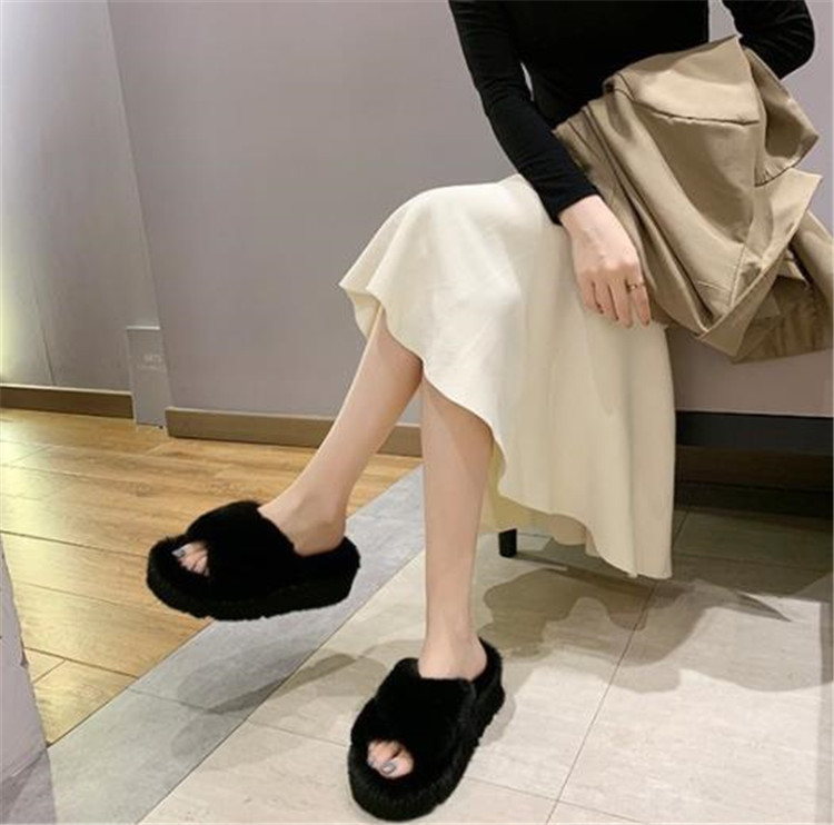 ふわふわファー交差ストラップスリッパ女性用厚底