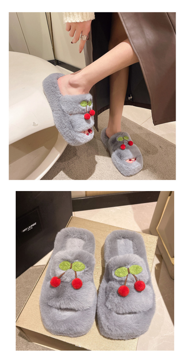 さくらんぼ刺繍ふわふわファースリッパ
