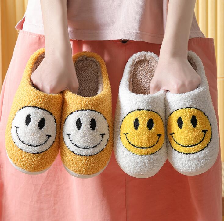 笑顔刺繍もこもこスリッパ秋冬暖かルーム履き