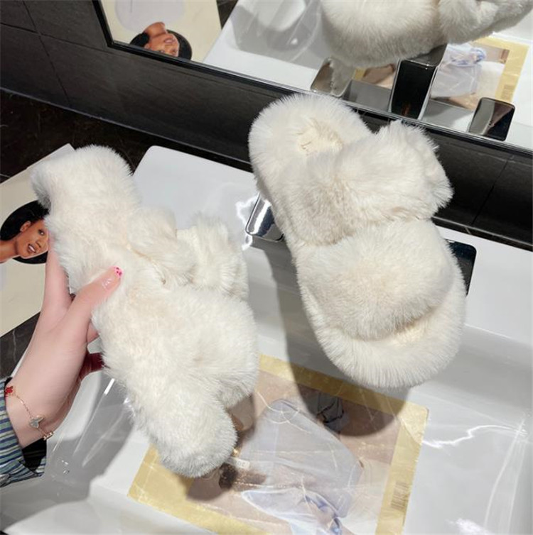 ふわふわ毛足長ファー厚底スリッパ