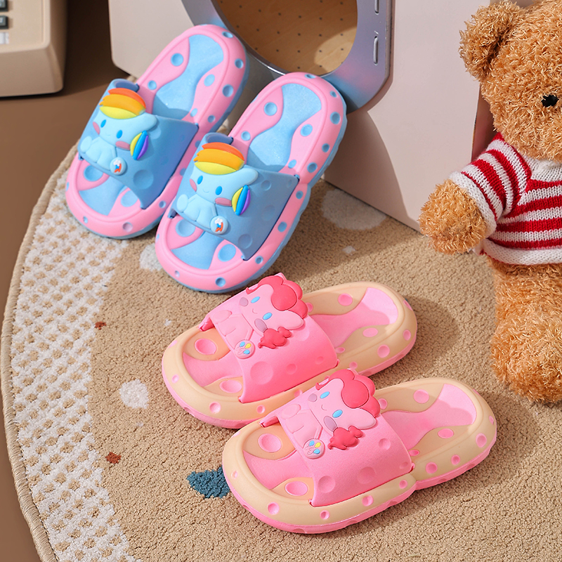 スリッパ うさぎモチーフの子供用サンダル