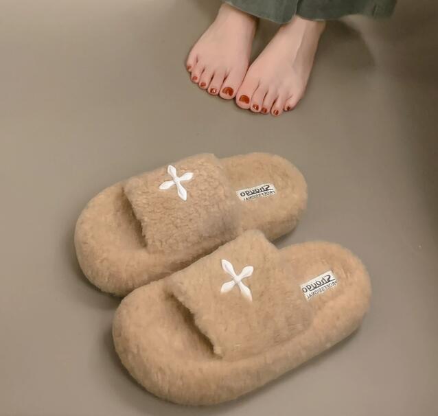 もこもこ暖かフェイクファー厚底スリッパ