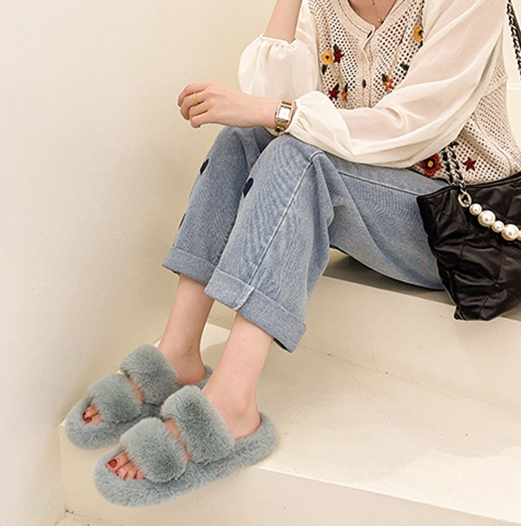ふわふわ毛玉風サンダルスリッパ