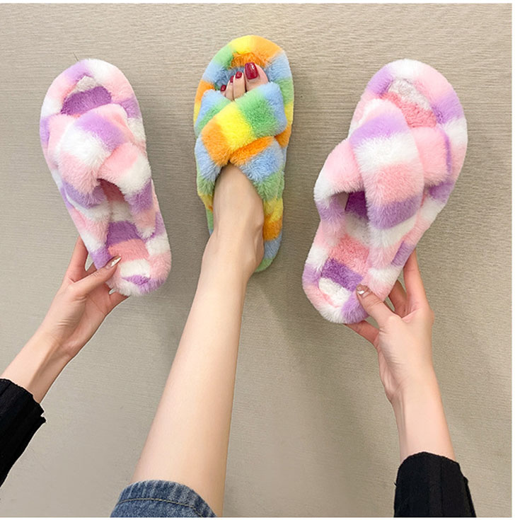 ふわふわ毛皮のカラフル模様スリッパ